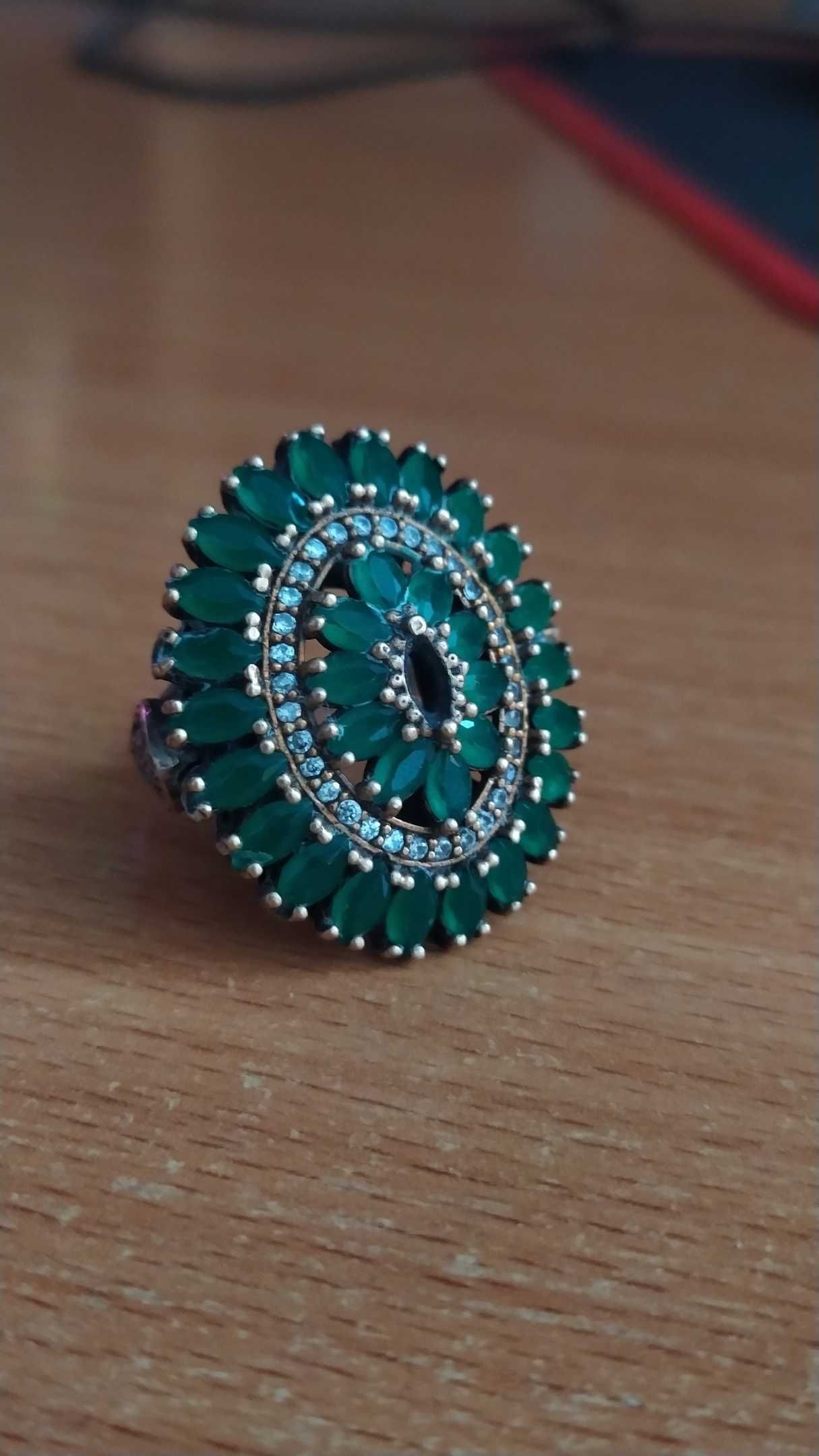 Продам серебряное кольцо 925 пробы