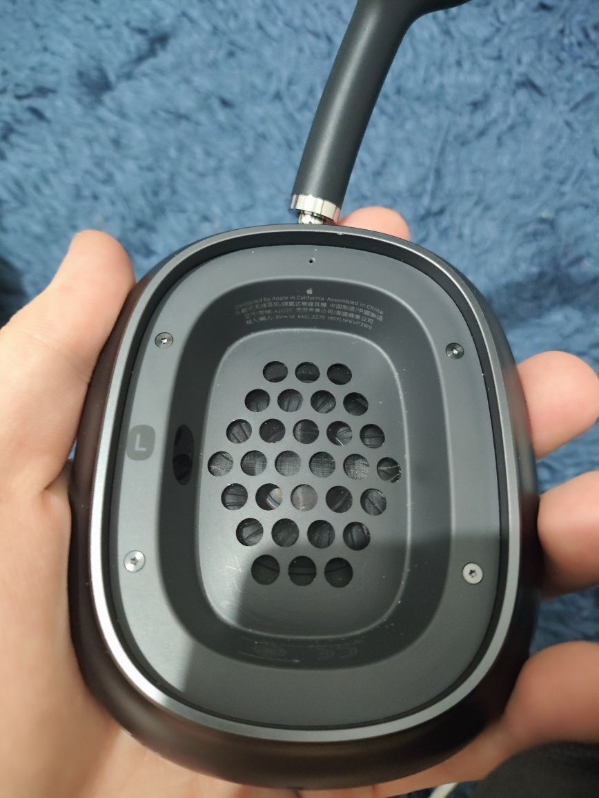 Air Pods Max серый.