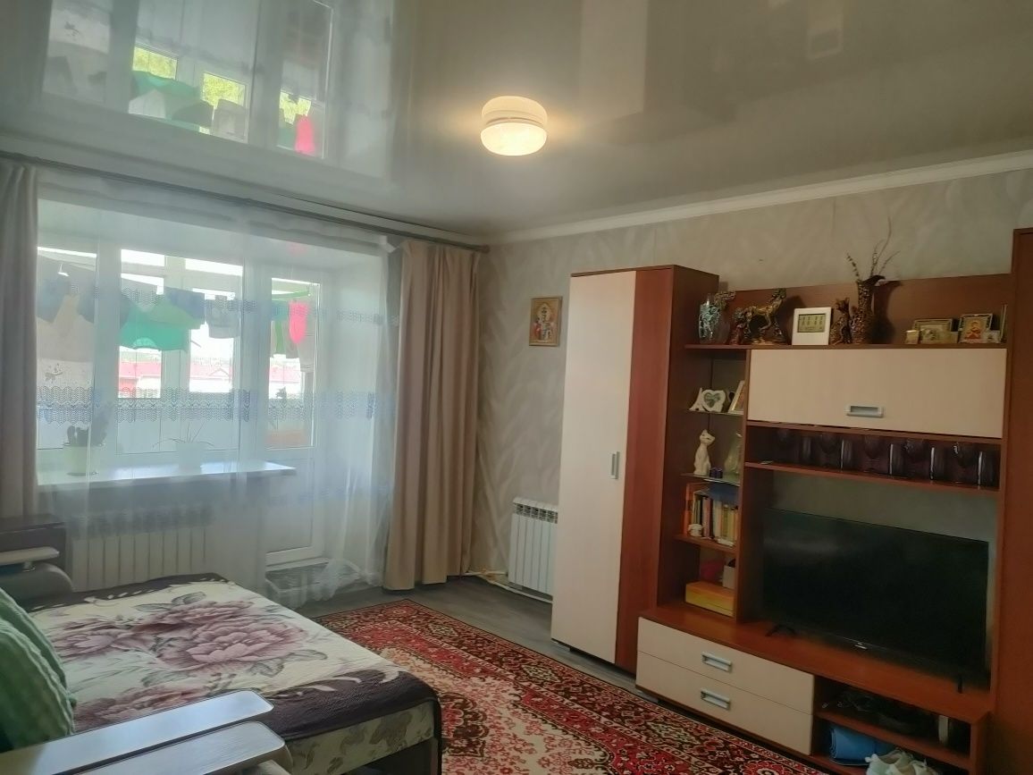Продам 2-х комнатную квартиру в МКР, дом 9.