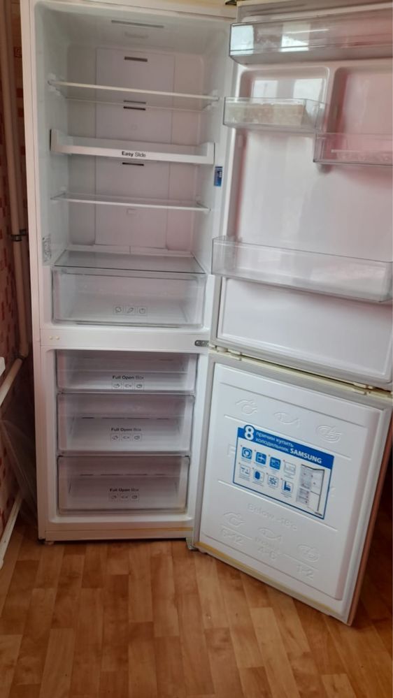 Продам холодильник