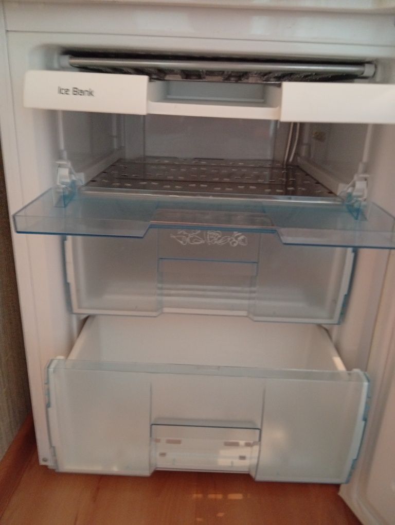 Продам холодильник Beko