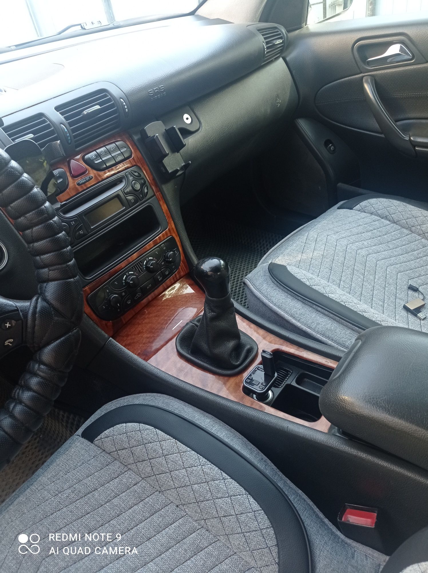 Продам автомобиль Мерседес бенц с180 w203
