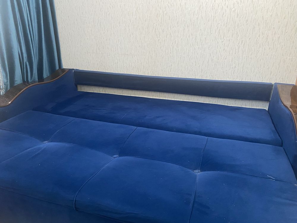 Продам диван! В хорошем состоянии! Без пятен !