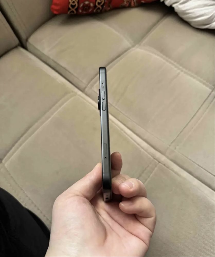 iPhone 15 6 месяцев