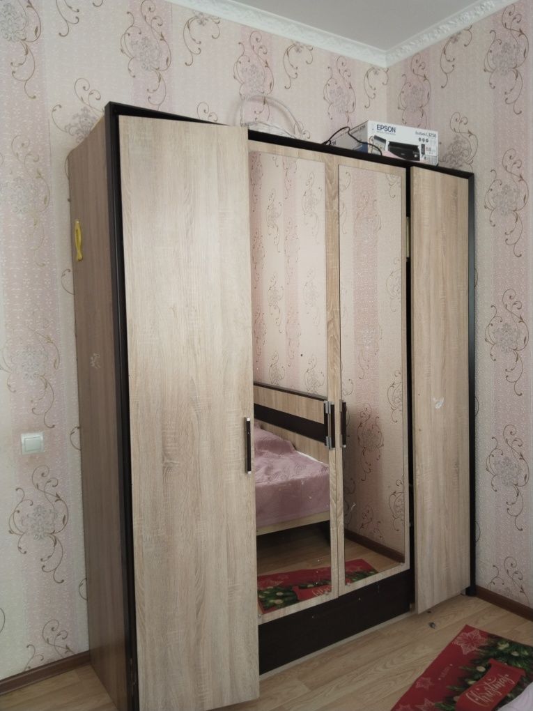 Продам шкаф с кроватью (двуспальная)в отличном состоянии
