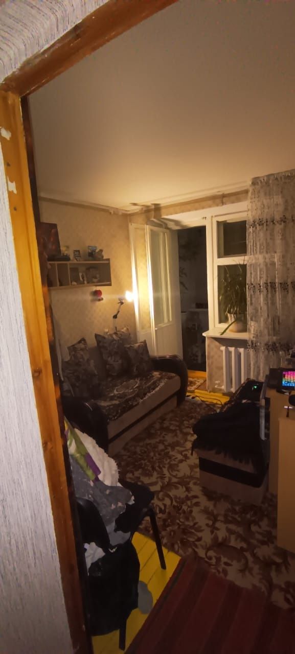 Продам 3-х комнатную квартиру  и земельный  участок в черте города
