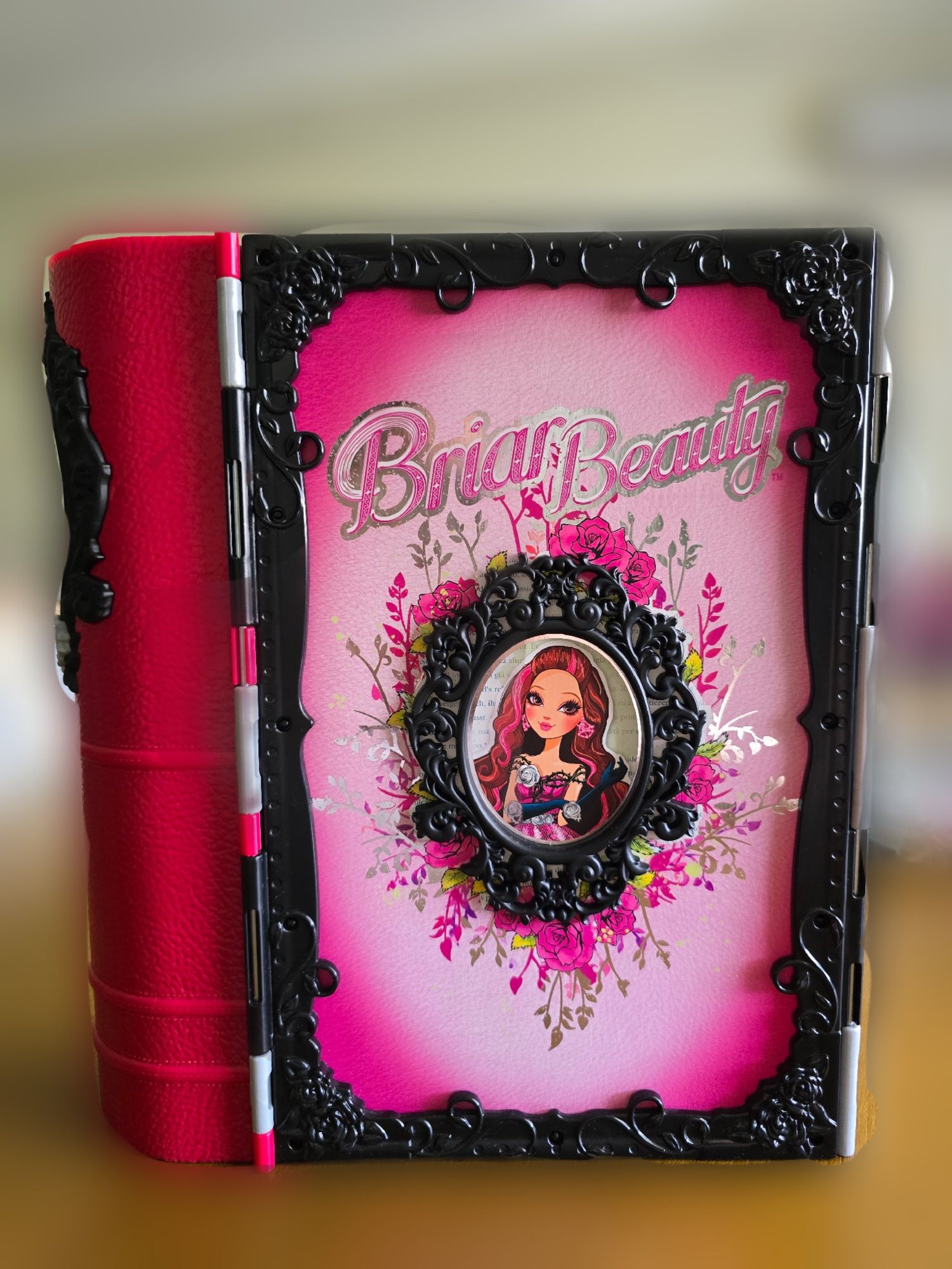 Браер Бьюти Дом-книга Эвер Афтер Хай / Ever After High