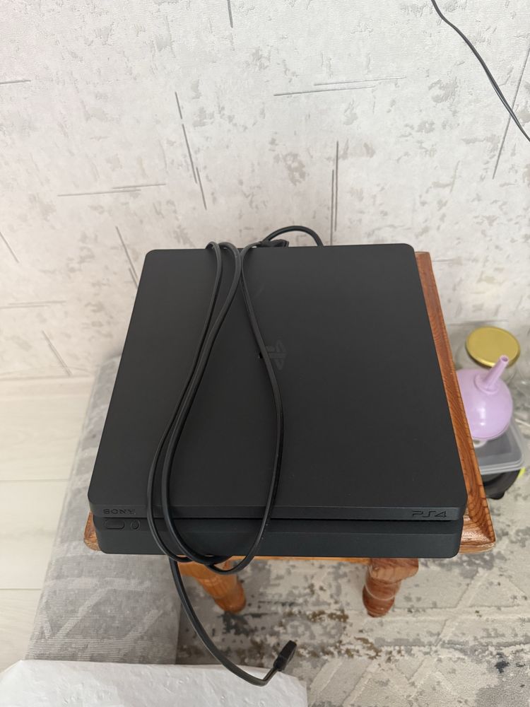 P4 slim 1TB в отличном состоянии