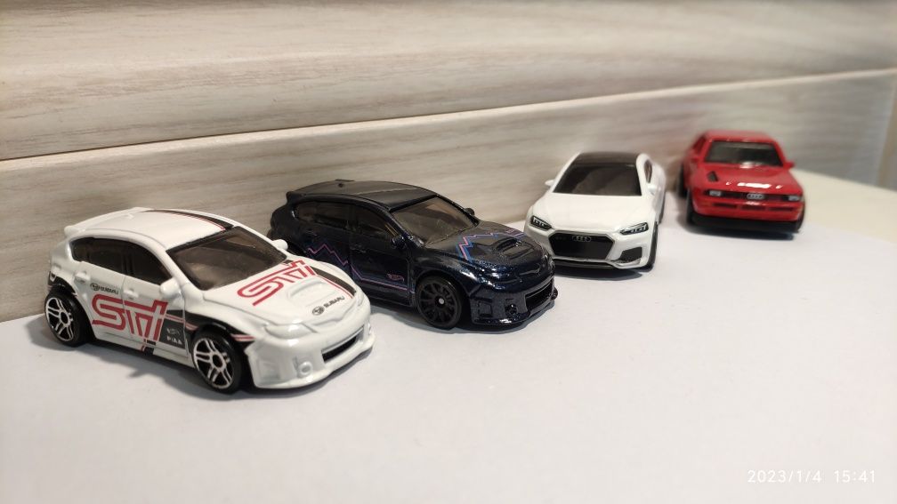 Audi - Subaru  Hot wheels +(коробочка по машину)