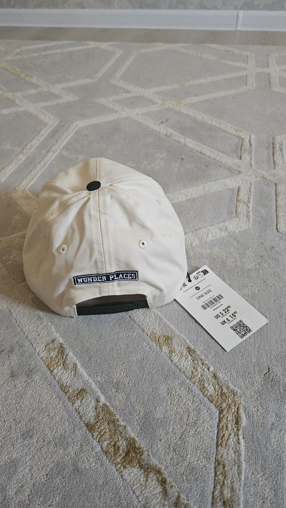 Бейсболка Bershka