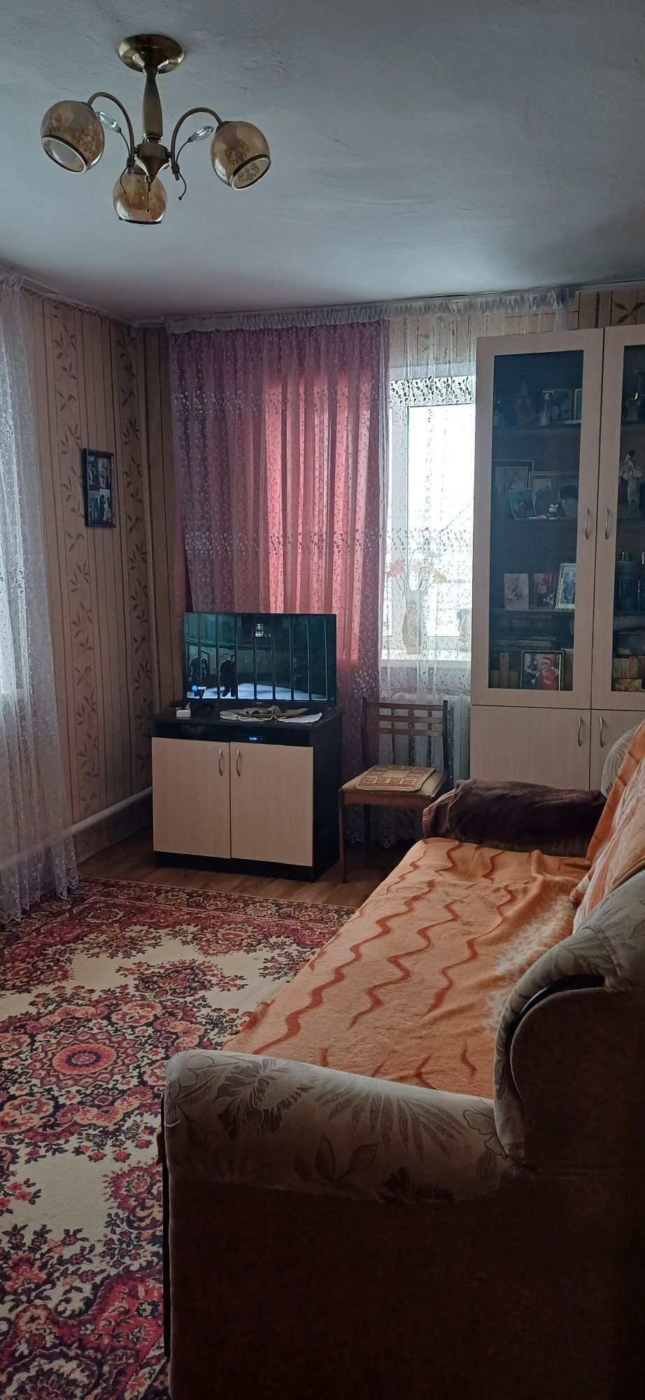 Продам дом, в двух квартирном доме по улице  Дорожной