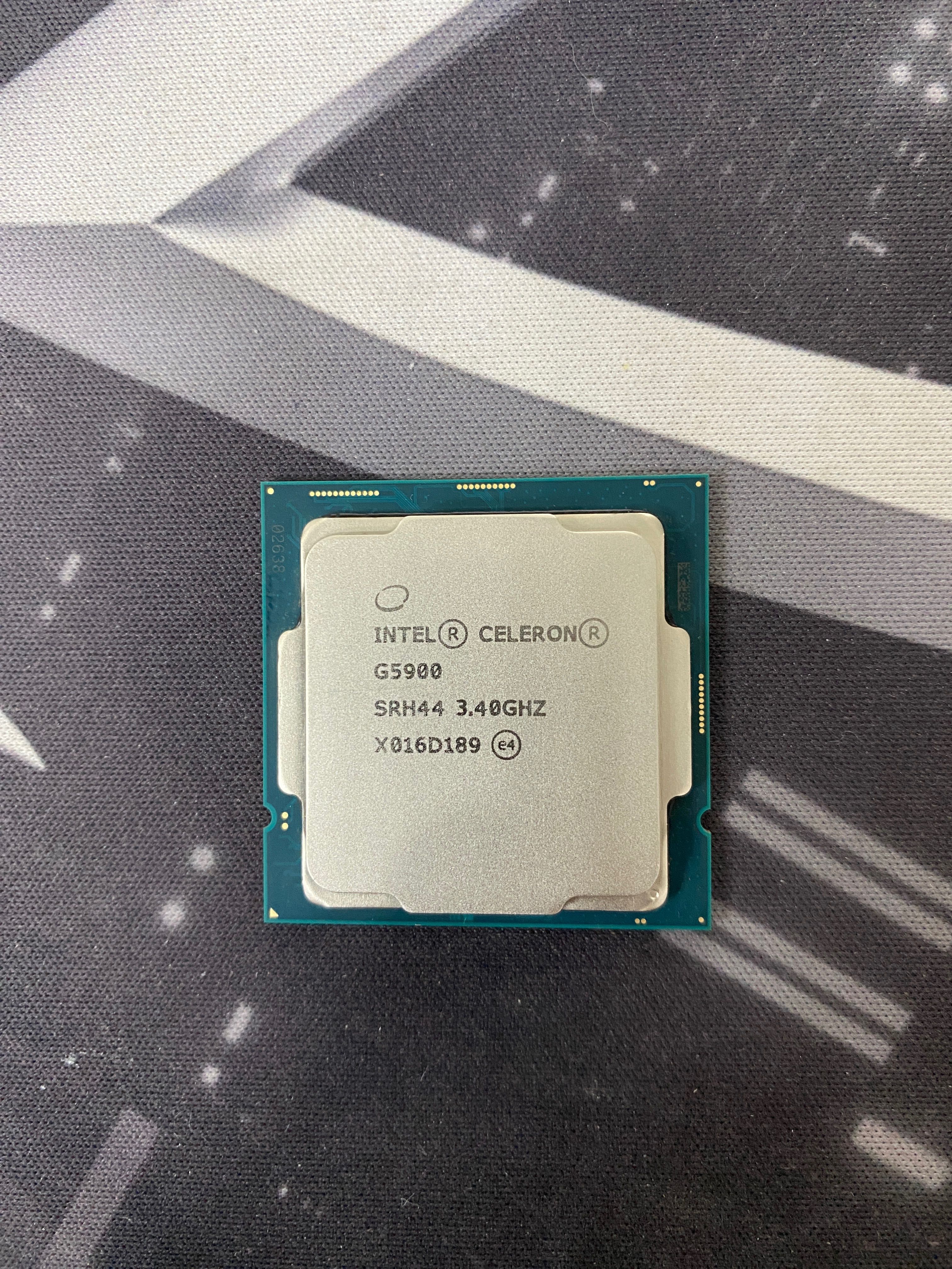 Продам процессор Intel Celeron G5900,  сокет LGA1200 в идеале