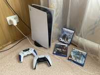 PlayStation 5 (2 геймпада, 5 игр на дисках, отличное состояние).