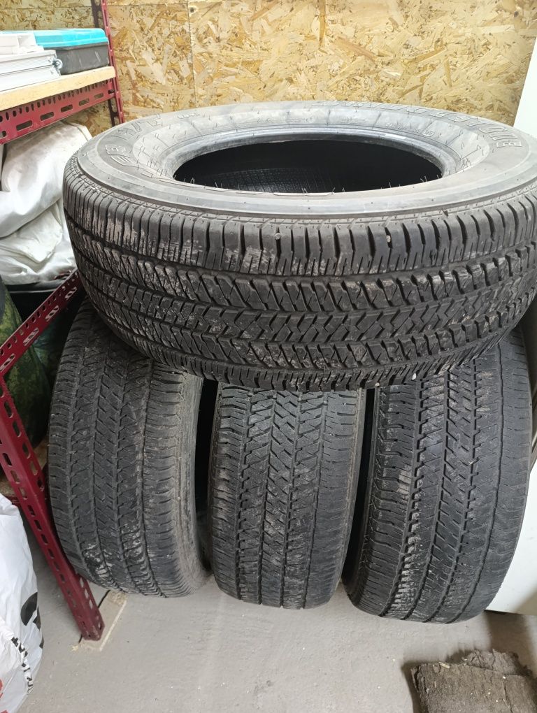 Продам летнюю резину от Прадо на 17