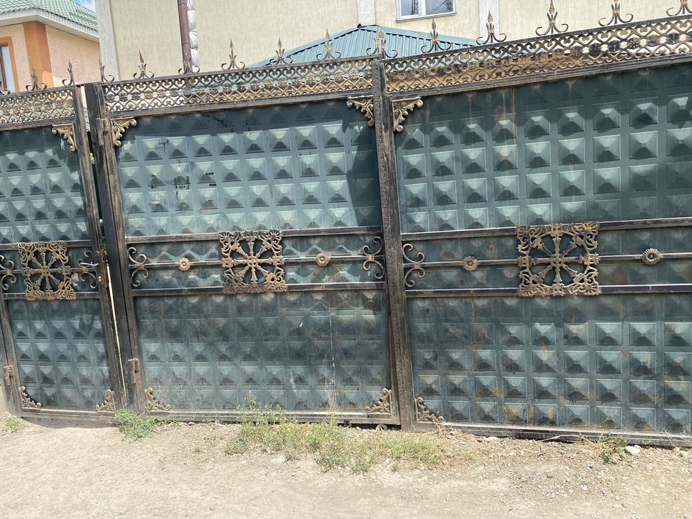 Дарбаза үйге арналған