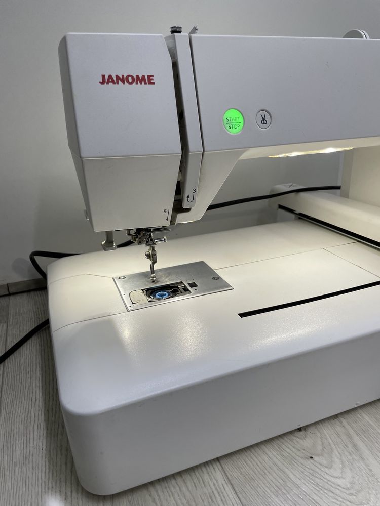 Вышивальная машина Janome Memory Craft 500E