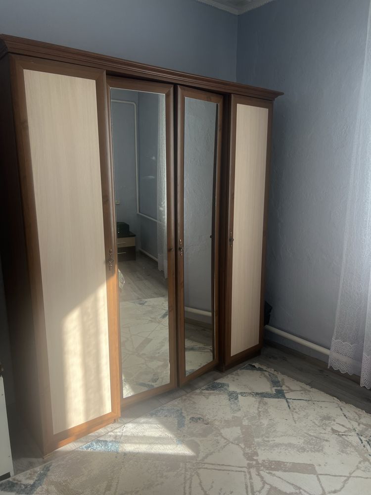 продается спальный гарнитур