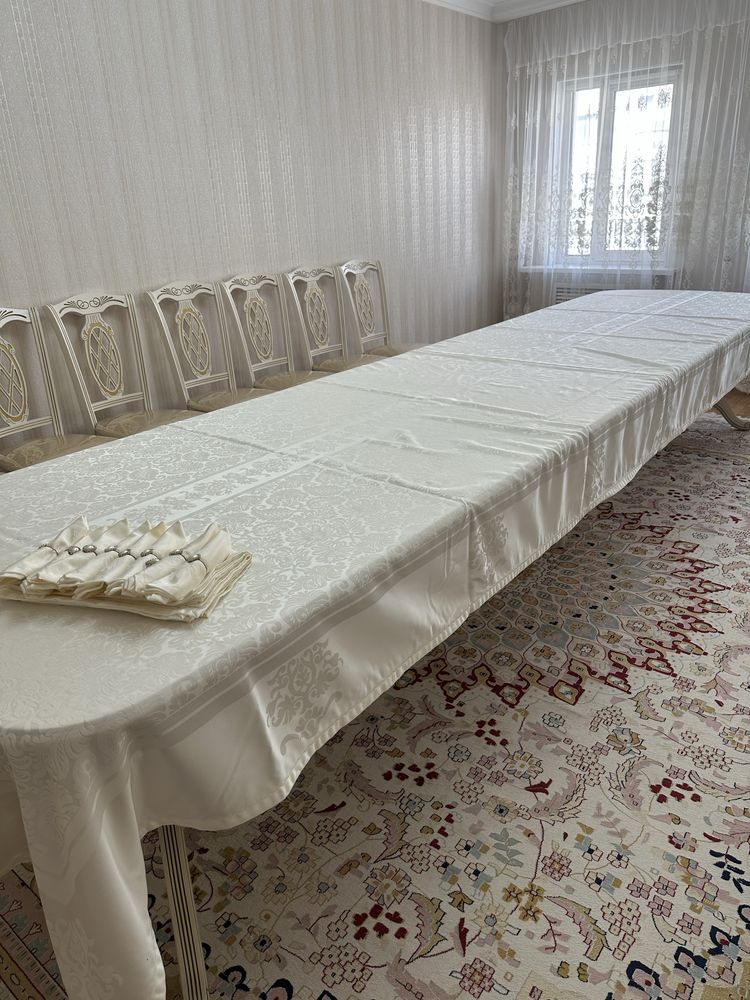 Продается скатерть 160х500