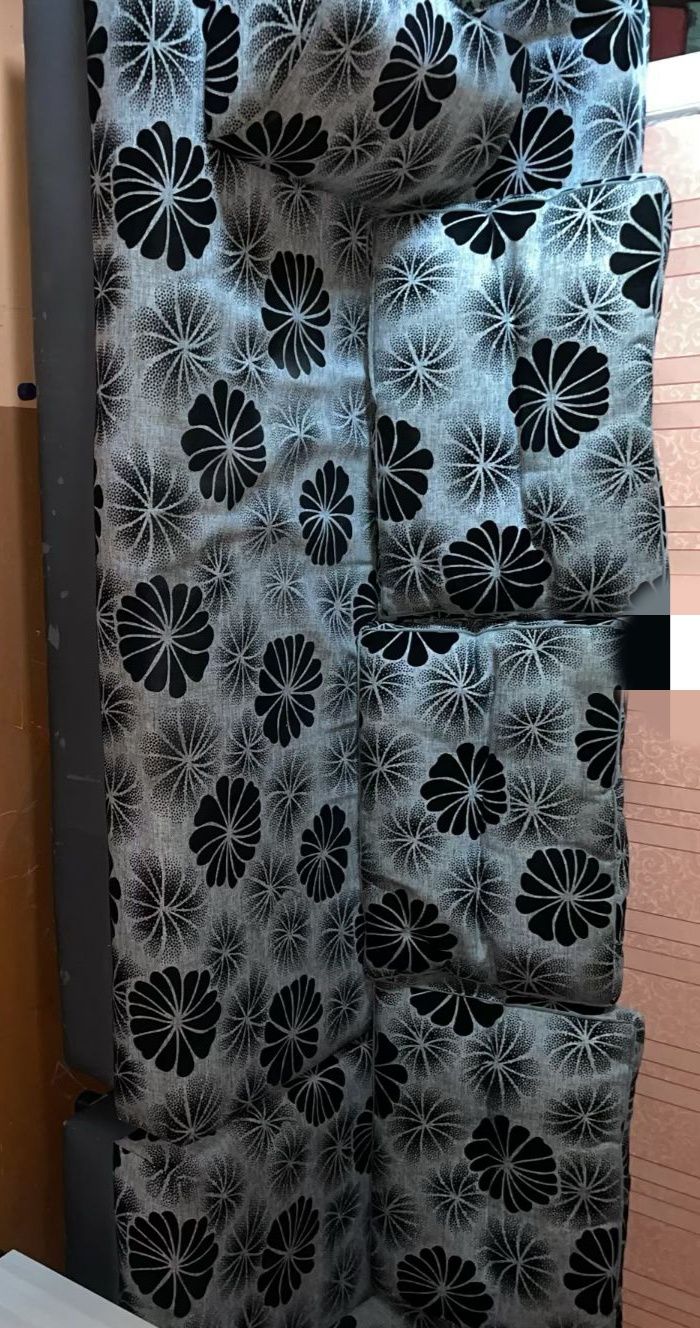 Срочно продам диван