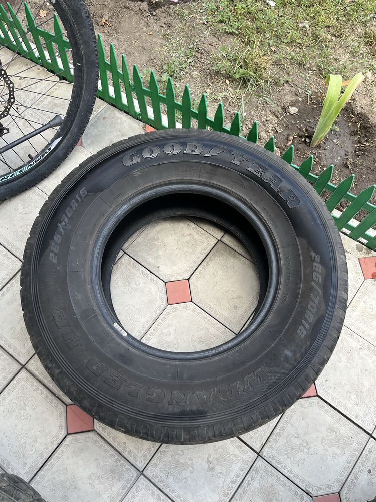 Продается всесезонные шины, размером 265/70/R16