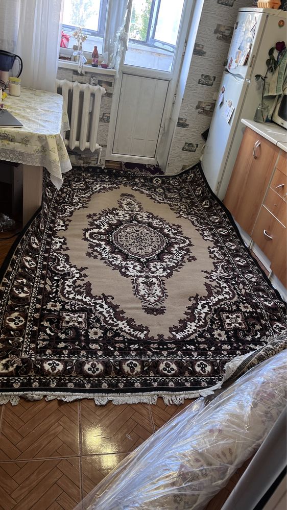 Ковры чистые красивые продам