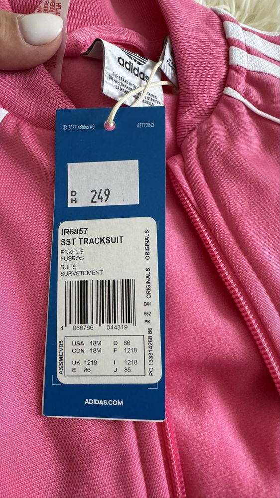 Костюм adidas детский, оригинал, на 12-18 месяцев