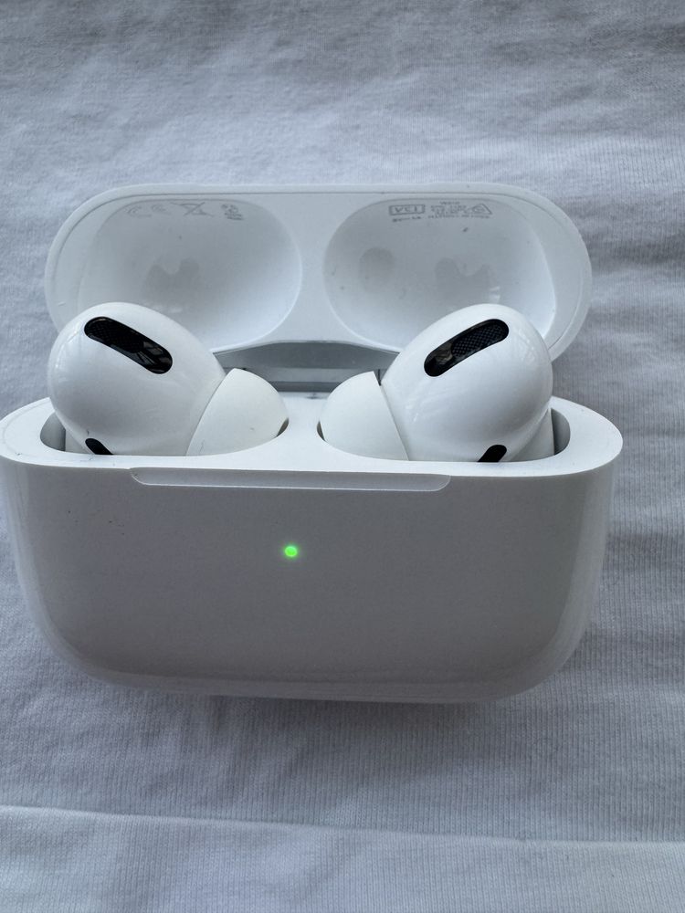 Наушники AirPods Pro