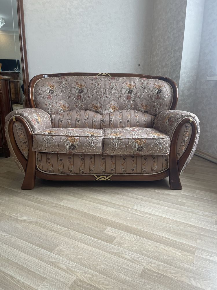 Продам диваны и кресла