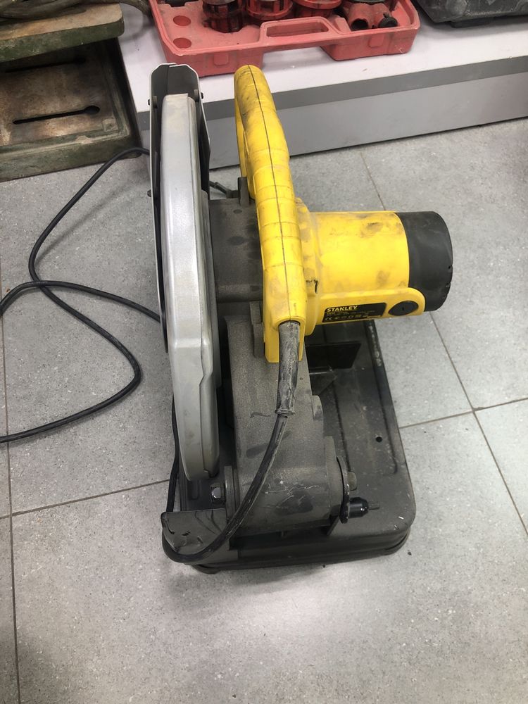Пила Stanley SSC22