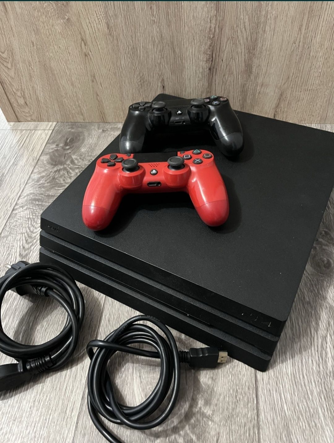 Ps4 pro 1тб, 2 джойстика + игры