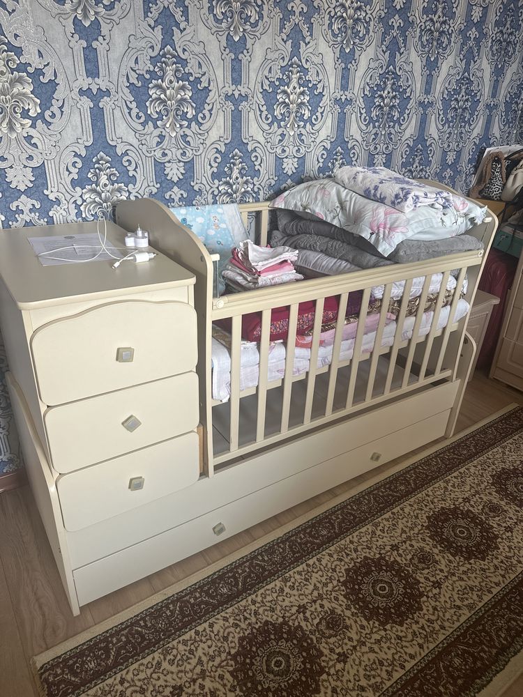 Продается 3в1 детская кровать.
