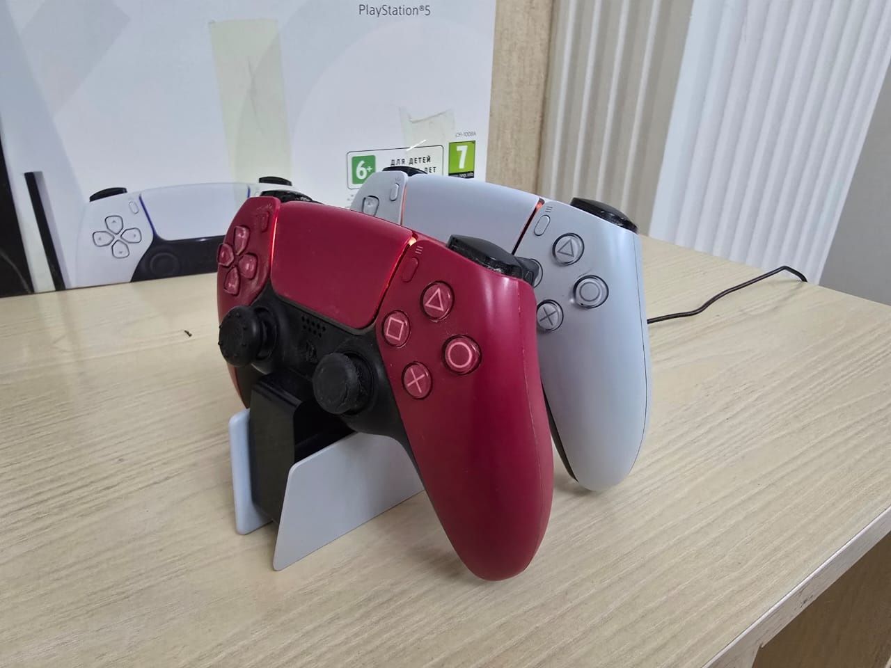 Sony Play Station 5, с дисководом, 2 джойстика, заряд.станц.,6 игр