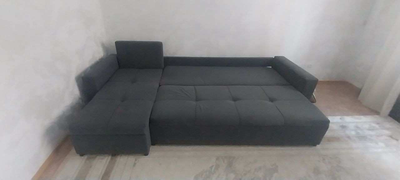 Продам диван раскладной.