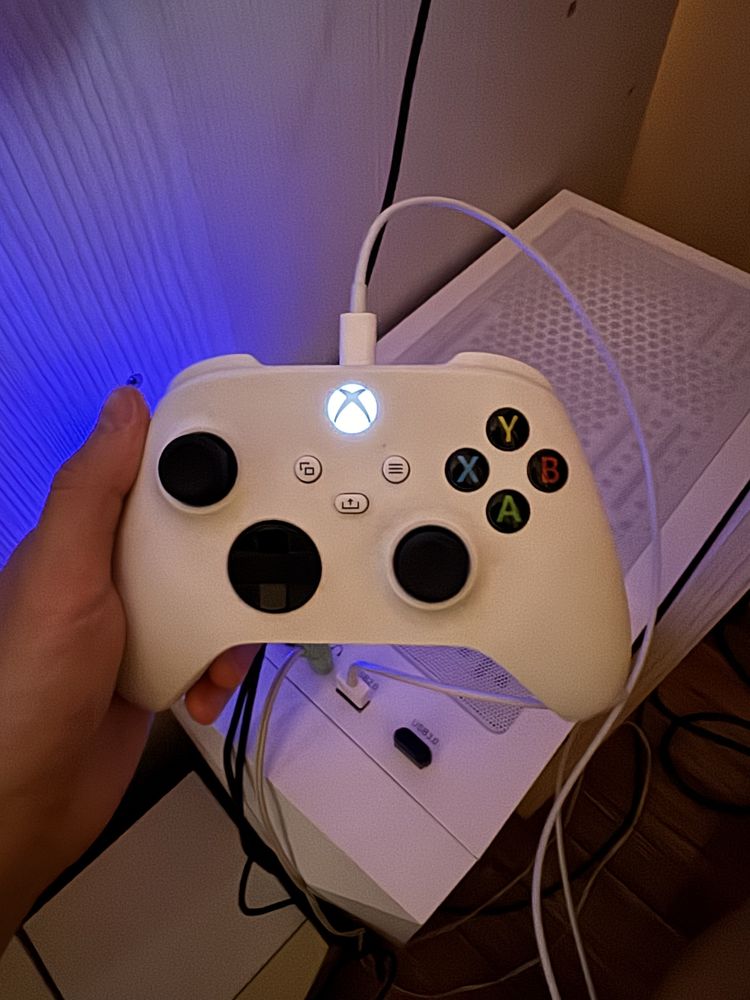 Продам Xbox Series S