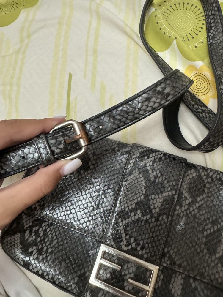 Сумка фенди fendi