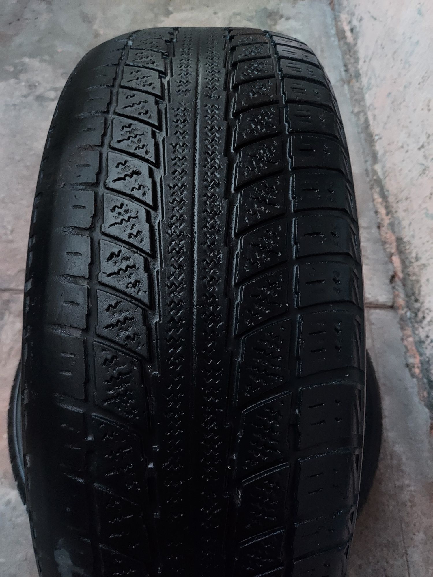 Зимние шины 215/60 R17 — Triangle — 2 шт, б/у, без шипов