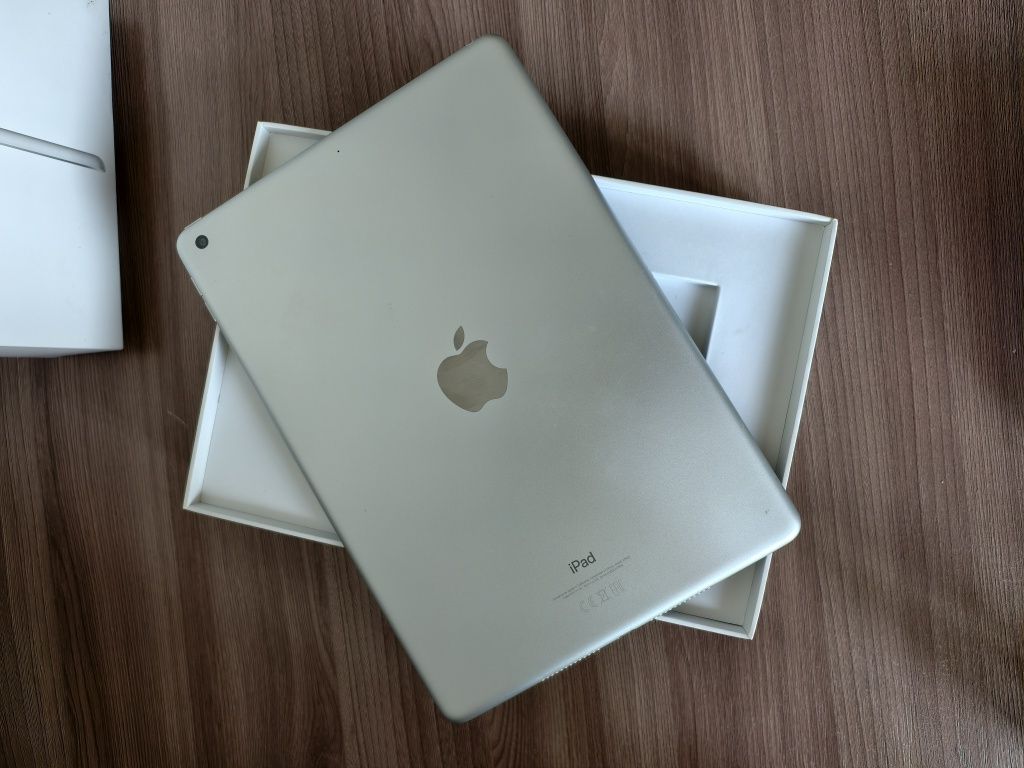 iPad 9 Gen (10.2", 64GB)