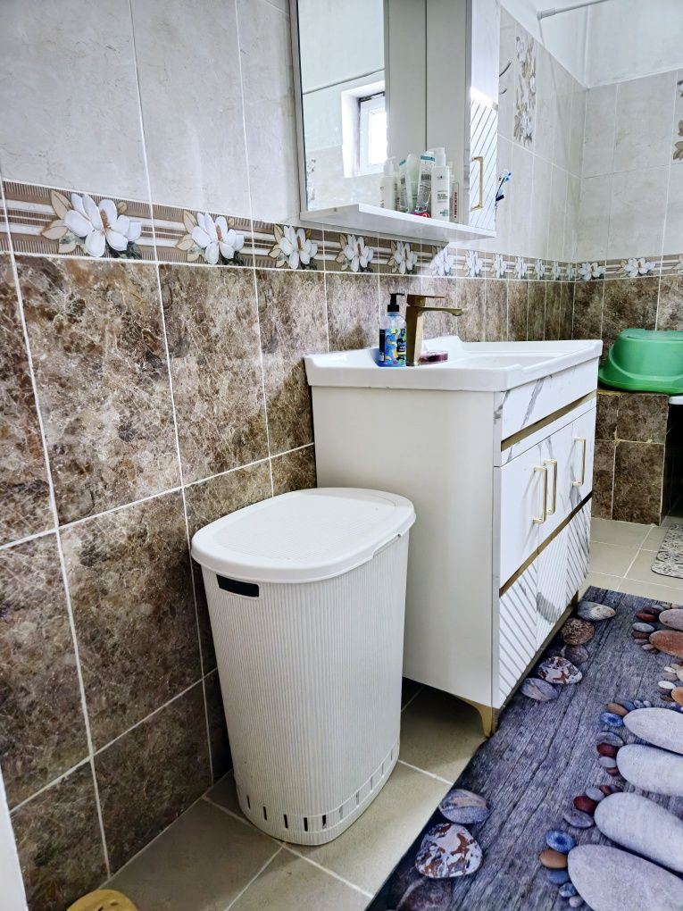 Үй сатылады, 12 соттық жер (саман)