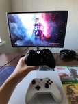 Xbox one s 1tb 2 геймпада