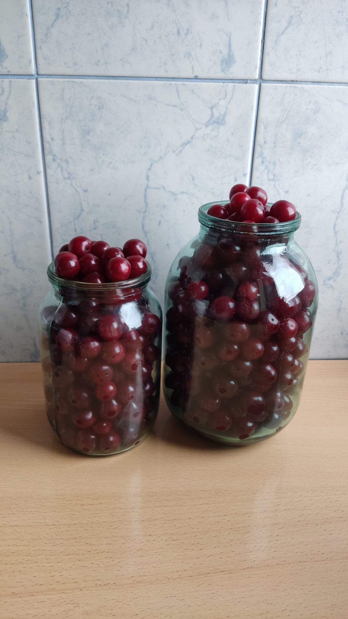 Вишня дачная крупная
