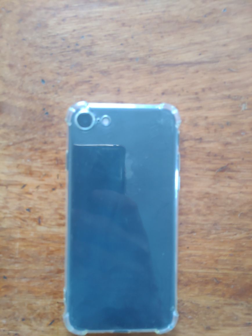 iPhone 7 в хорошем состоянии