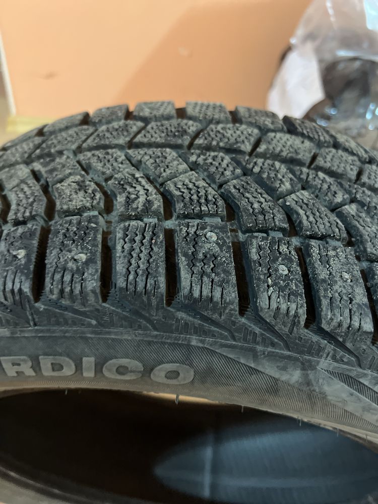 Продам зимние шины 205/55R16