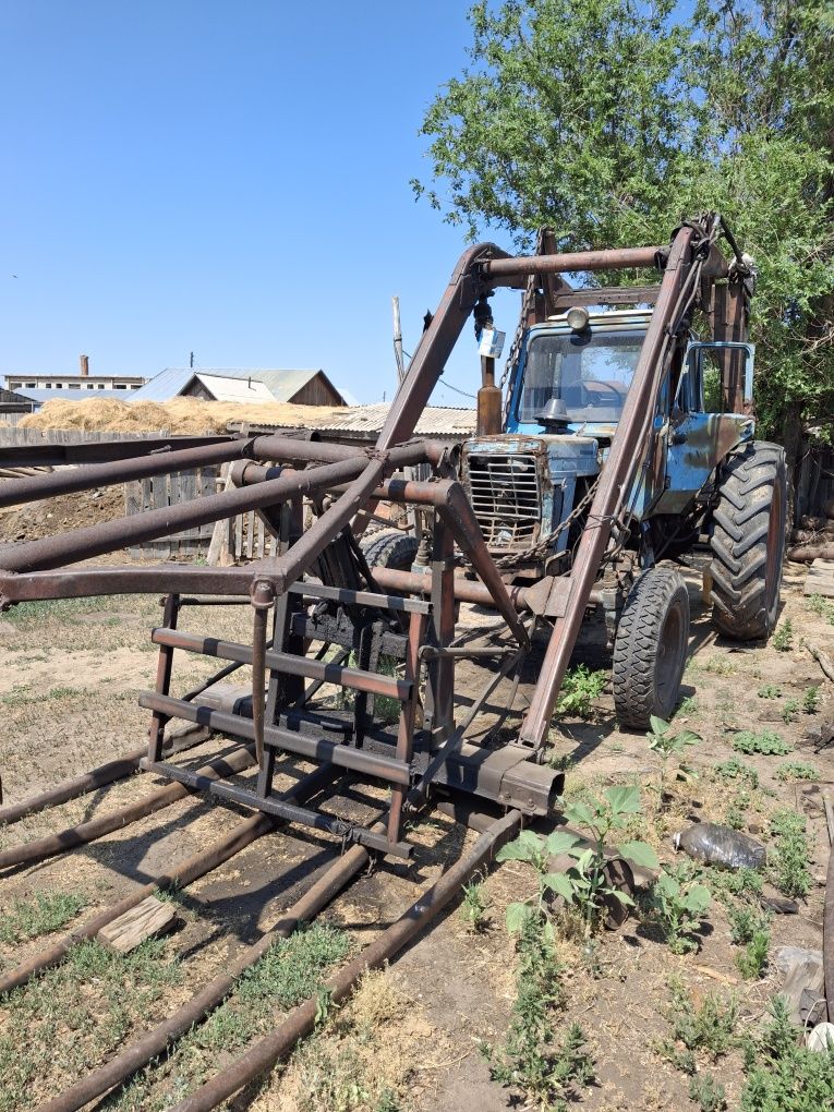 Продам трактор мтз 80 стогомет.
