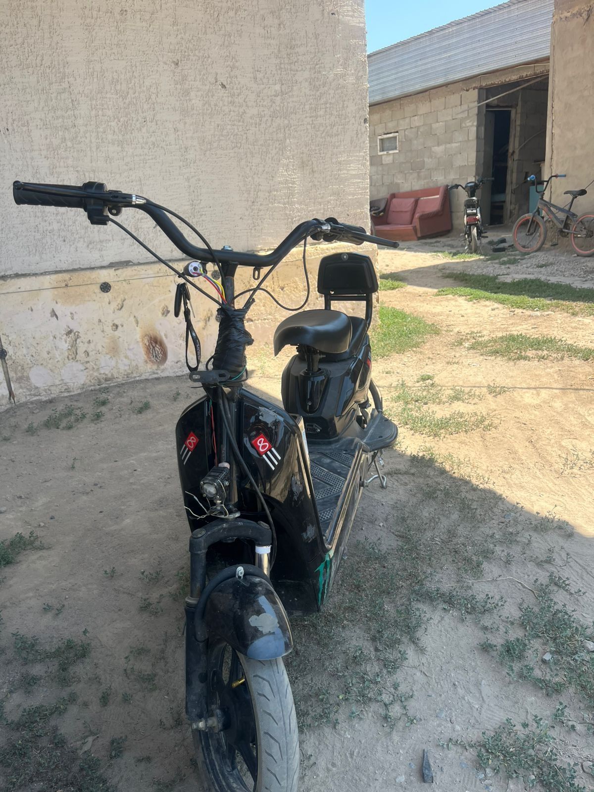 Продам электроскутер SK8