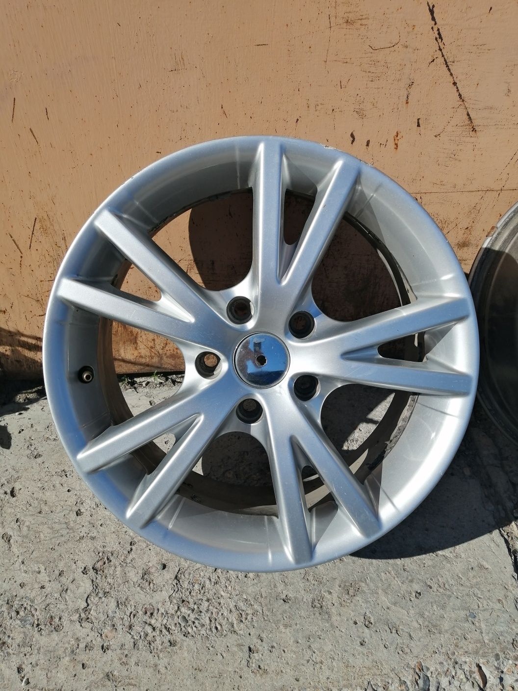 Диски литые оригинальные r16x7jj