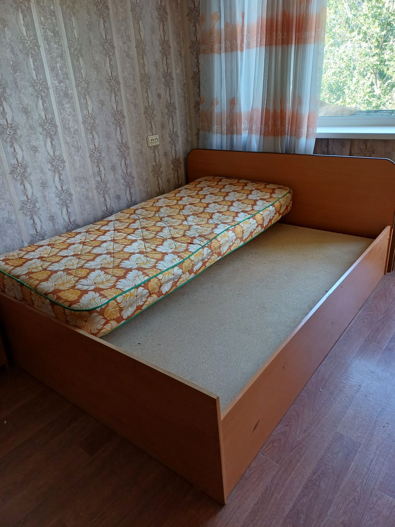 Кровать двухспальная