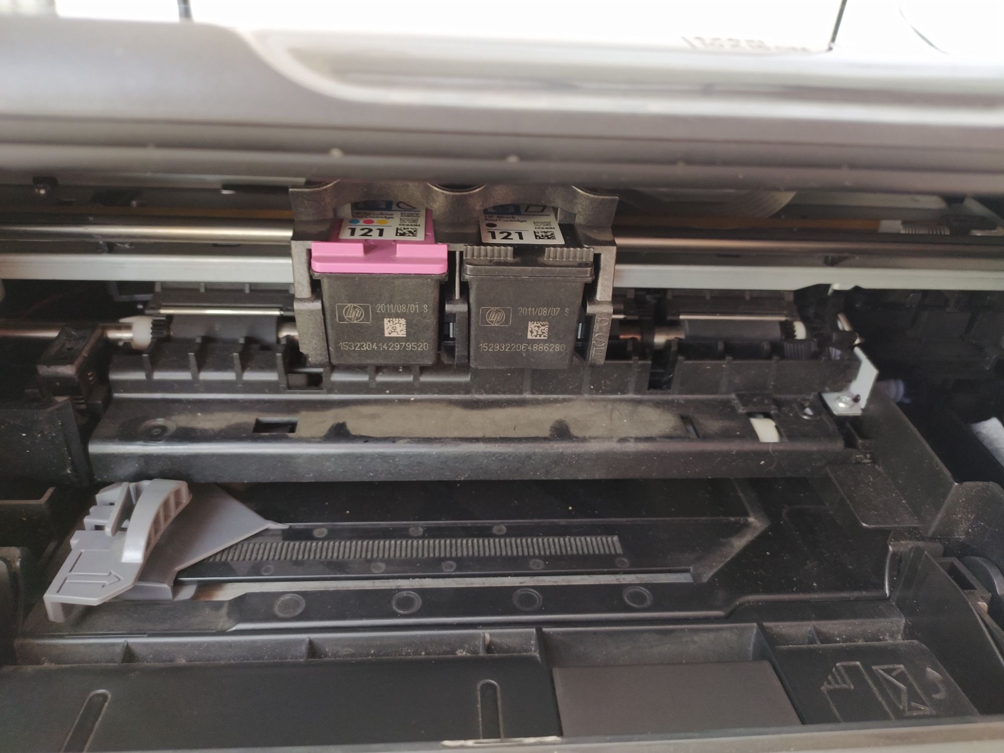 Продаю струйный цветной принтер HP Deskjet F2480.