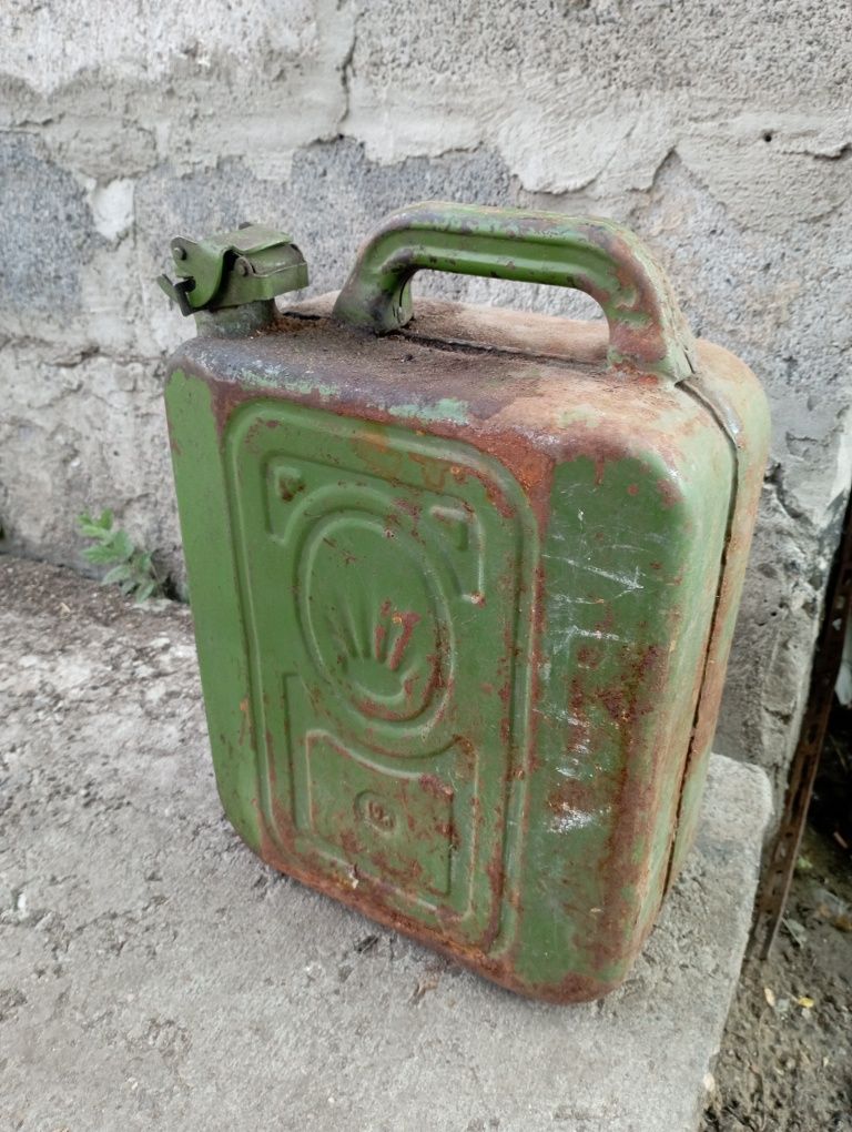 Канистры железные