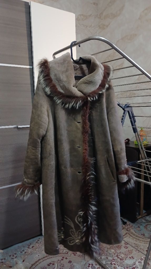 Одежда для осени ,хорошо качество, отличный материал.