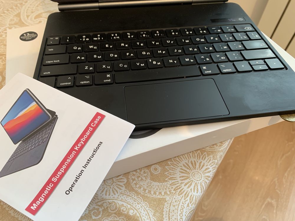Клавиатура ipad Pro 13 2024